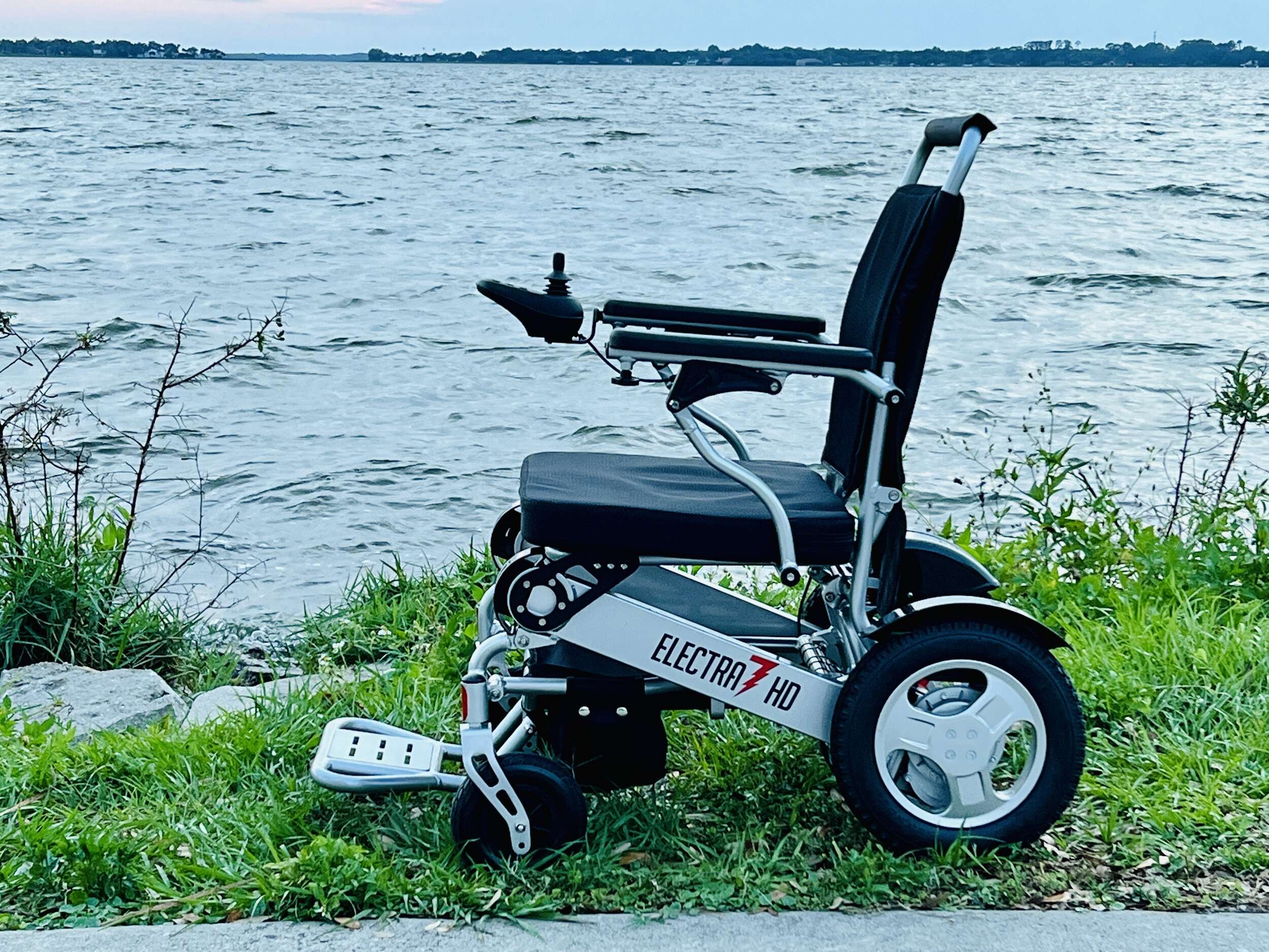 Electra7lakefront1MotorizedWheelchair Quick N Mobile 8887018799
